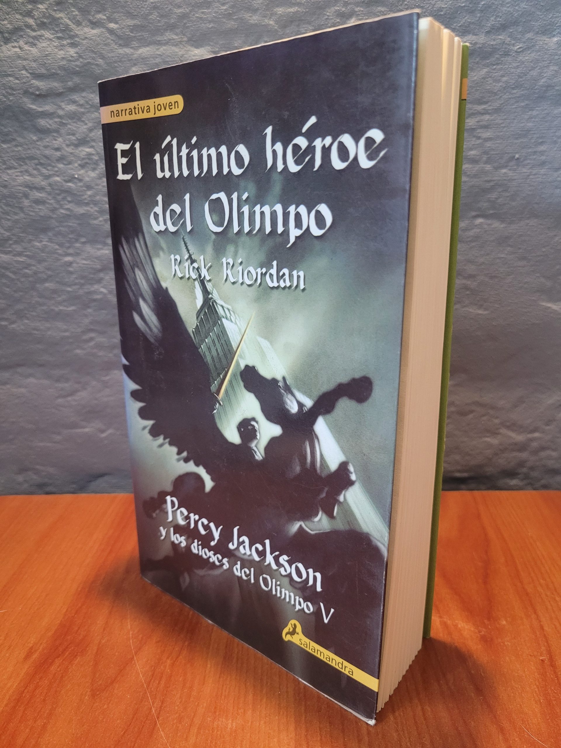 2026/04/1000092059-scaled.jpg El último héroe del Olimpo - Imagen 1