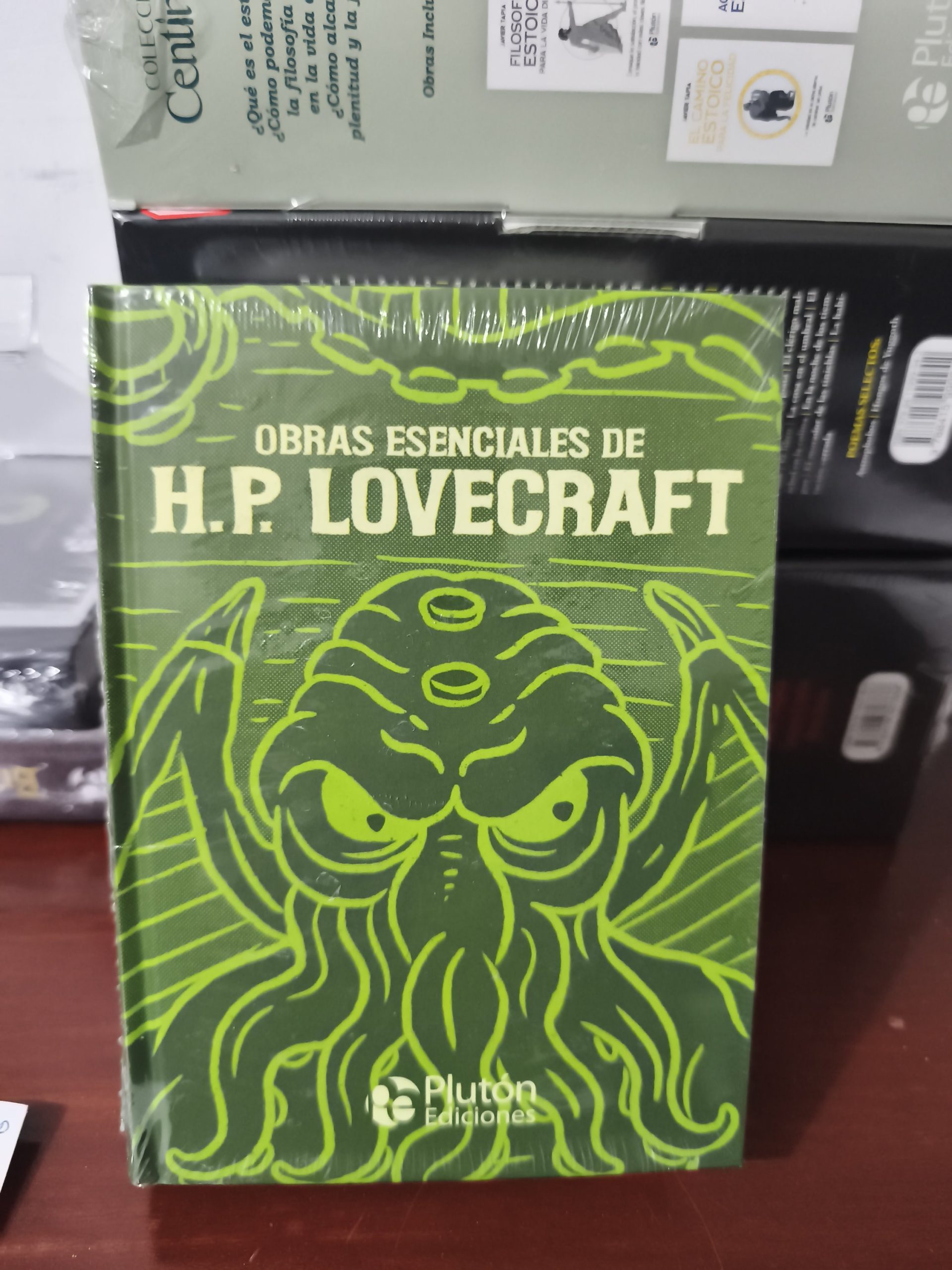 2026/04/JPEG_20260424_172717_8470119189967184511-scaled.jpg H.P. Lovecraft: Obras Esenciales - Imagen 1